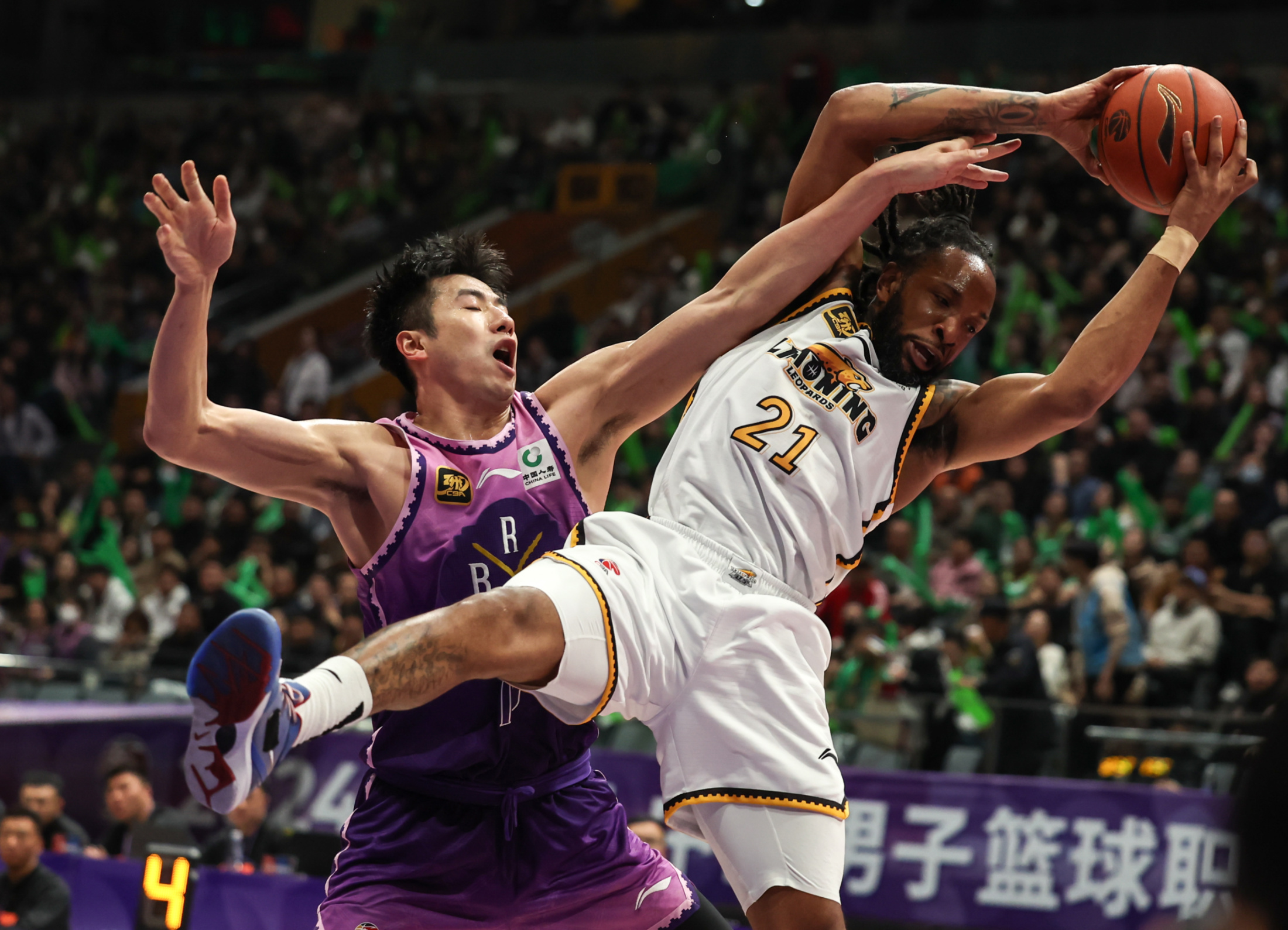 乐鱼-关于赛地聚焦:NBA季后赛国际比赛日热度飙升,上海海港远射贴柱,压力陡增,身体对抗强度拉满的信息-乐鱼